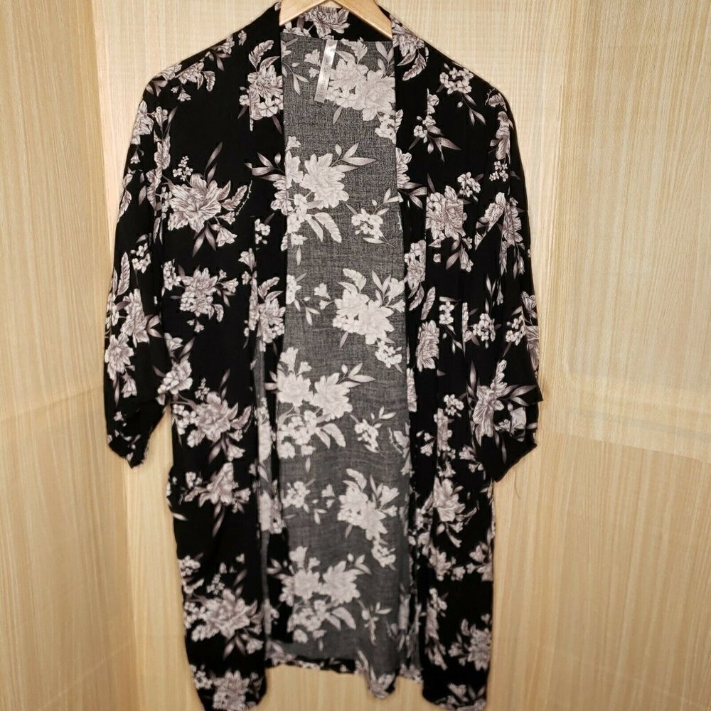 Spiritual Gangster Black Floral Tie Front Kaftan